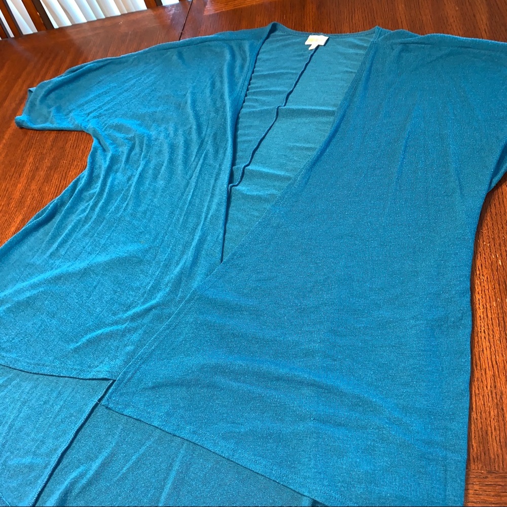 Lularoe Lindsay Kimono - Medium